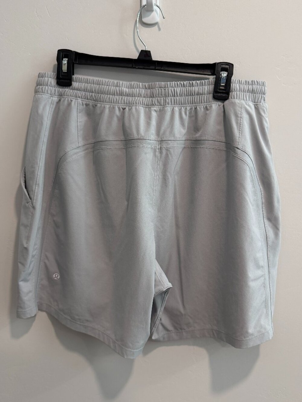 Lululemon Men's Pace Breaker Unlined athletic short 7"- Light Gray XLARGE